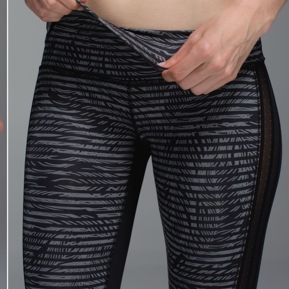 Lululemon Wunder Under Pant *Luxtreme (Roll Down)
Stripe Play Slate Black - Picture 5 of 16